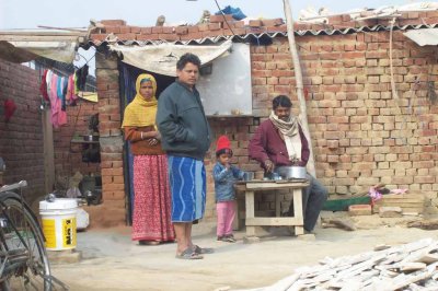 A family watching us, watching birds