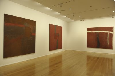 A short visit to the Knoedler Gallery (19 E 70th), next to the Frick Museum while they present Mark Rothko's friend Michael Goldberg. They very nicely gave me Pousette-Dart's catalogue while I visited them at Art Basel.