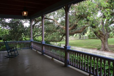 Laura Plantation's Front Gallery