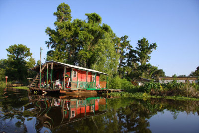 House Barge - Somebody's Heaven in Bayou Country