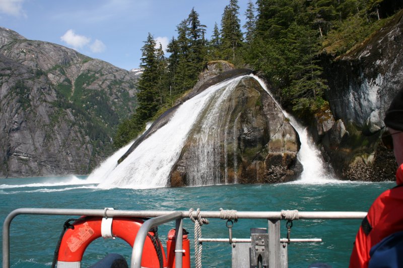 Now to look at the waterfall close up.