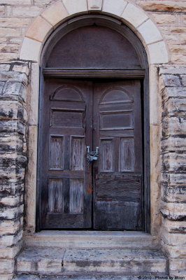 December 17th, 2010 - Church Door - 1022.jpg