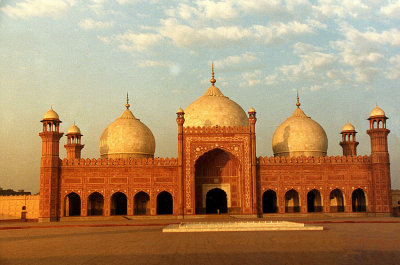 Badshahi Mosque, Lahore (page 96)