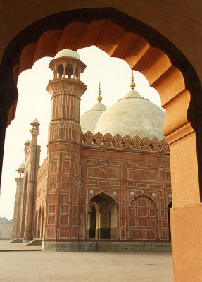 Badshahi Mosque, Lahore  (page 96)