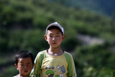 kids on yunan hillside