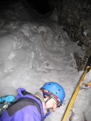 Pitch 3: The Bulge ! (and some questionable belay assembly)