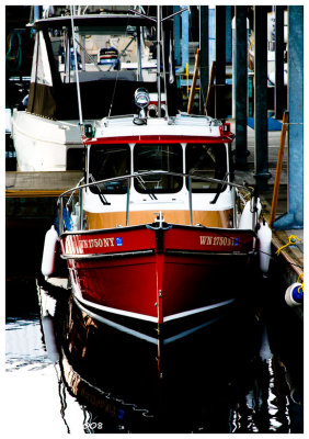 Red motorboat-2671.jpg