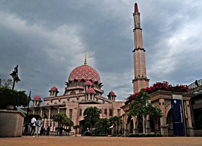 Masjid Putrajaya by Tabrizi