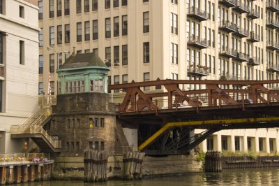 draw bridge over Chicago River