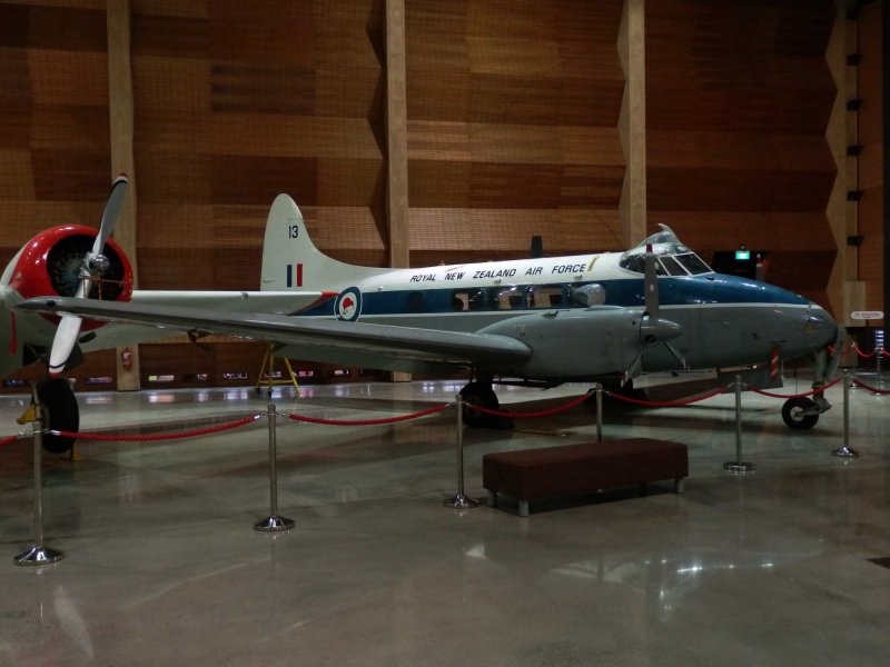 De Havilland DH 104 Devon C.2 (2)