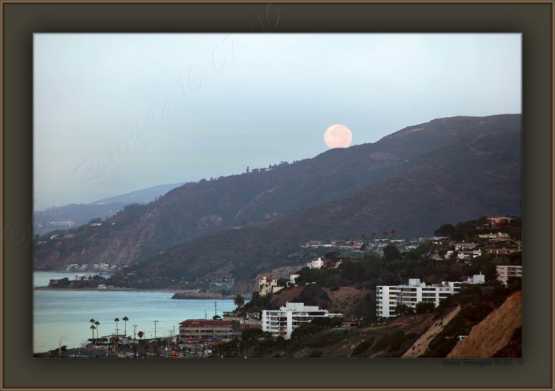 The Harvest Moon Of 2010 Paused In PaliBu At Set Before Disappearing