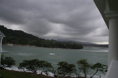 Cơn giông - A storm is coming