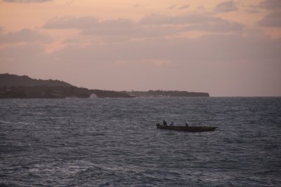 Thuyền về trong hoàng hôn - Sunset in the bay