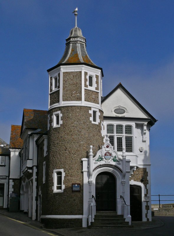 370 Lyme Regis Town Hall.jpg