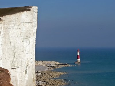 735L BeachyHead lighthouse.jpg