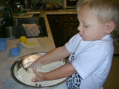 Making pie dough