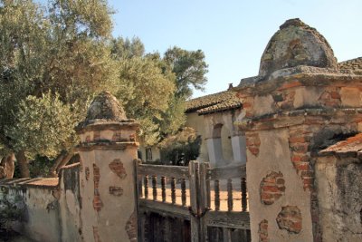 Courtyard gates