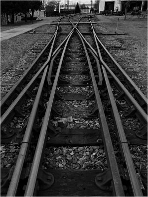 On the tracks (B+W) - Bruce