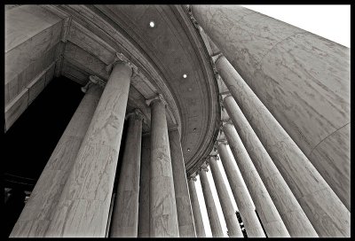 Columns at Jefferson's memorial - Rappasol (Raphael)