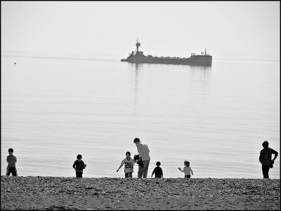 The people on the shore were unaware the ship had hostile intents - brent