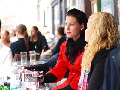Street portrait, girl in red - Kleivis