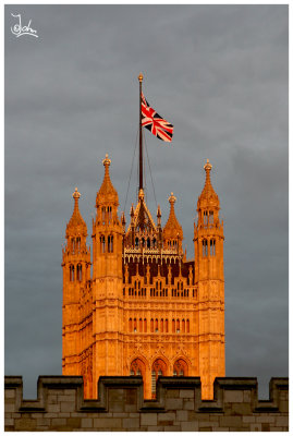 London - House of parliaments - last rays of sun.jpg