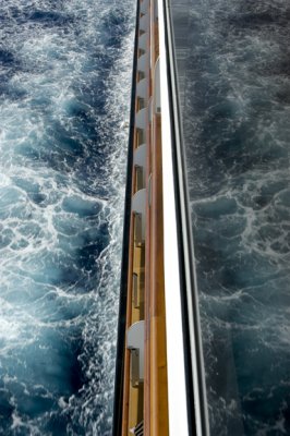 Sea, ship's railing, reflection