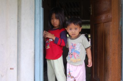 Muin Awing kids.