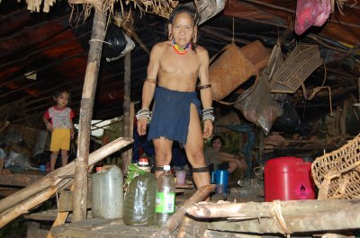 Went n visit Jamalang Ringgut who live in a small dilapidated hut on top of a hill.