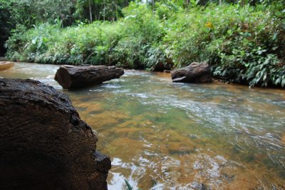Bath in Lg Balau is this clear river.