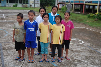 Here are the kids we want to help. There are the 4 girls from Magoh wearing the T shirt we gave in Magoh. Yatie says they stand