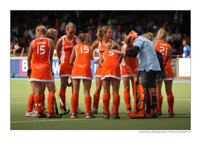 second half yell in strange light (Netherlands-Azerbaijan)