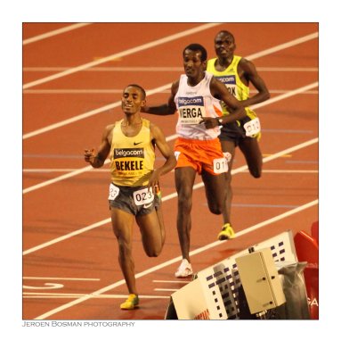 Bekele wins the 5000 metres