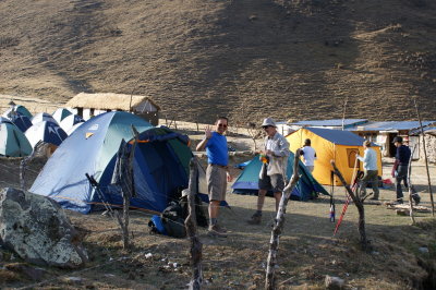 ... le premier camp de nuit - ... first overnight camp.