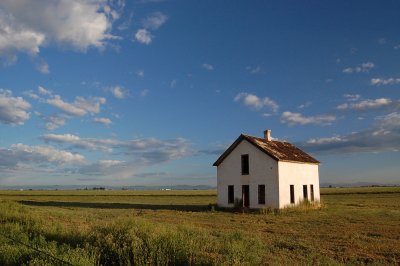 Lonely House in Mosca.jpg