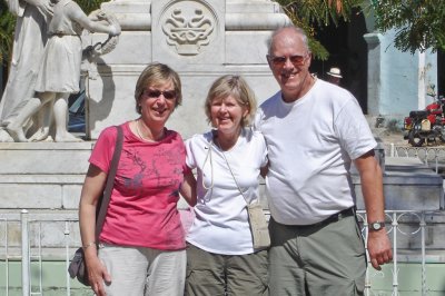 114-DSC00291-Jean, Bonnie, David.jpg