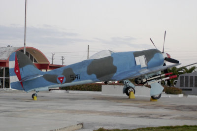 38-DSC00152-Bay of Pigs plane.jpg