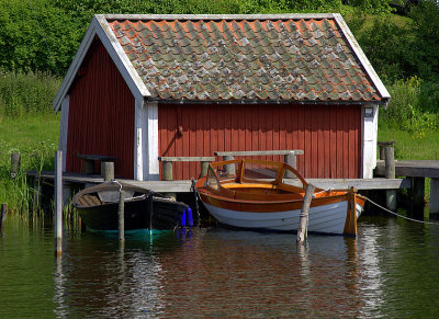 A little boathouse.