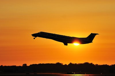 Embraer ERJ-135 leaving Montreal.