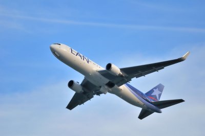 Boeing 767 leaving Toronto.