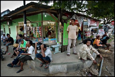 Shopping frenzy in Labuan Bajo