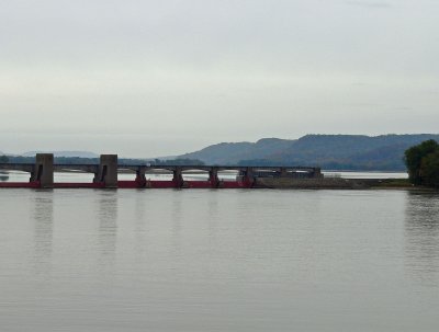 Lock and dam at Bellevue