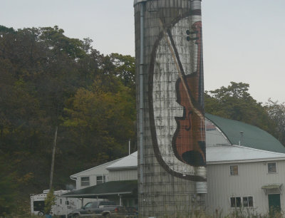 Silo and fiddle