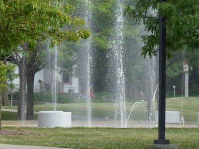 Evelyn Davis Park fountains.JPG