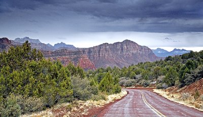 Kolob Canyon Road