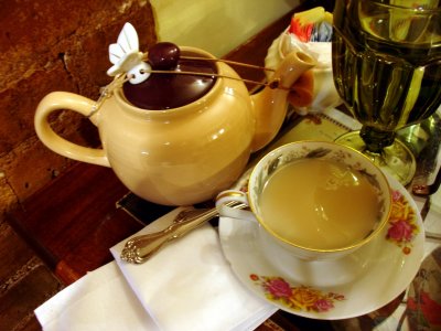 Alice's Tea Cup (Ginger + Cinnamon)