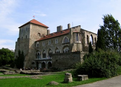 Tata castle