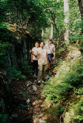 89) Johanna & Jackie hiking to Ravine Lake with Adam Cousins, park naturalist.