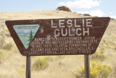 Entrance sign