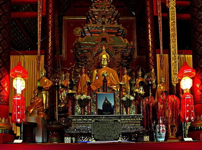 Main Buddha image